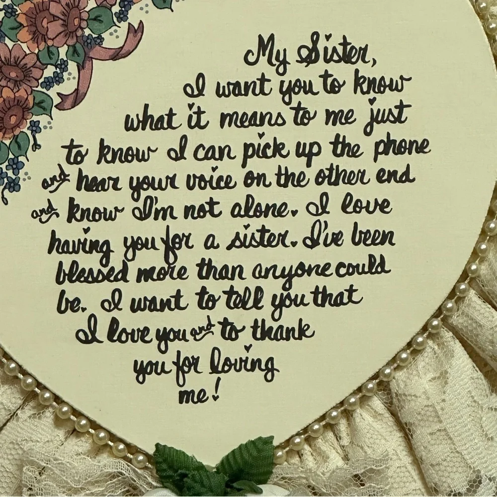 Heart Shape SISTER Note Ruffle Cursive Heart Decor 10 in X 10 in Vintage